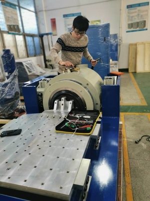 Laboratoryjna maszyna do badania drgań osi XYZ o wysokim przyspieszeniu Elektrodynamiczna wysoka częstotliwość