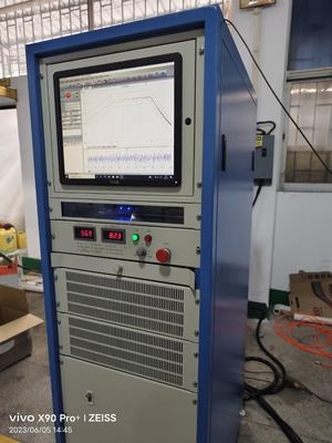 Komputerowo sterowane elektromagnetyczne urządzenie do testowania wibracyjnego akumulatorów samochodowych