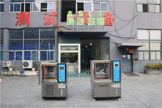 Komora badawcza starzenia się ozonu Gumowy drut z tworzyw sztucznych Tester oporu ozonowego Maszyna do testowania przyspieszonego starzenia