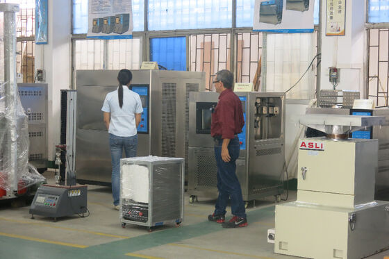 Komory klimatyczne UL1703 do testowania paneli fotowoltaicznych, tester modułów paneli słonecznych, testy cykli termicznych, wilgotności i zamrażania