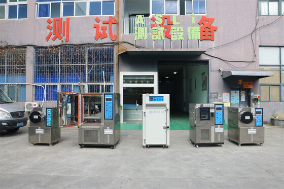 Duża komora do testów w wysokich i niskich temperaturach dla modułów