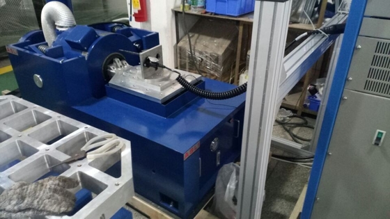 Testowanie sprzętu laboratoryjnego AC380V 1,8 m / S wytrząsarki elektromagnetycznej